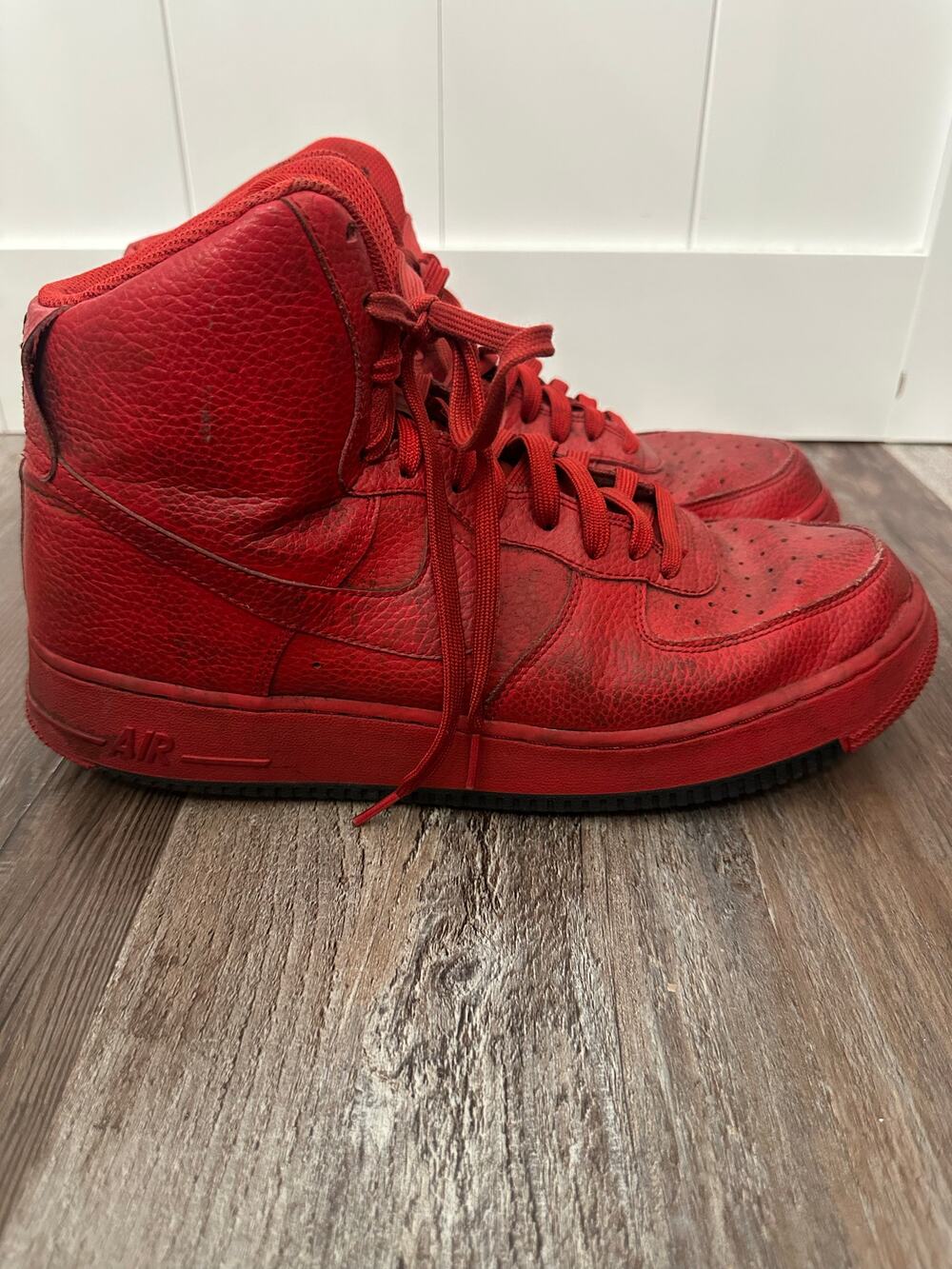 Nike Air Force 1 High '07 in the "University Red Black" sz Men’s 12